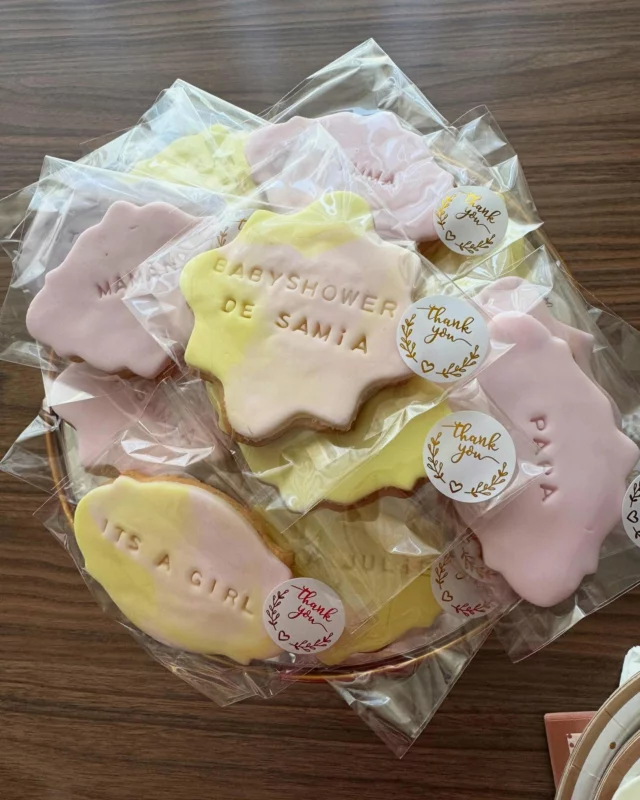 Les petits sablés personnalisées qu’on a offert à chacune des futurs tatas présentés ! 🥰♥️
